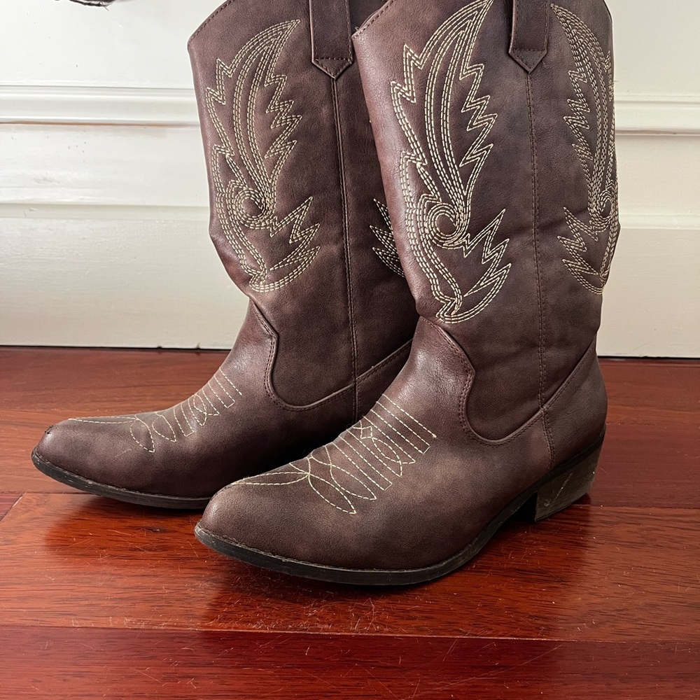 Women’s Western Pull-On Cowboy Boots - Brown Embroidered